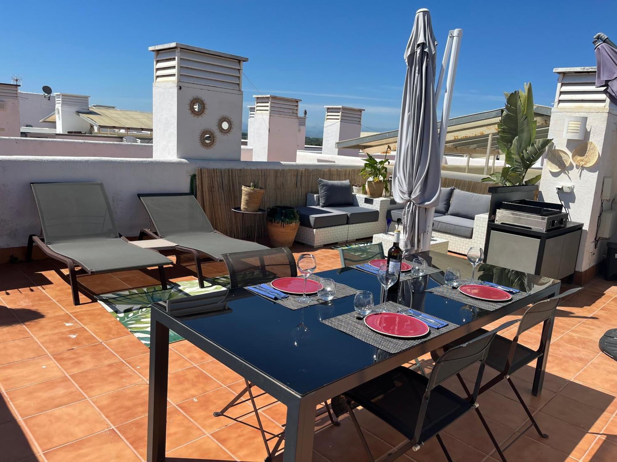 Appartement Avec Terrasse Sur Le Toit Vue Mer Roses Exterior foto